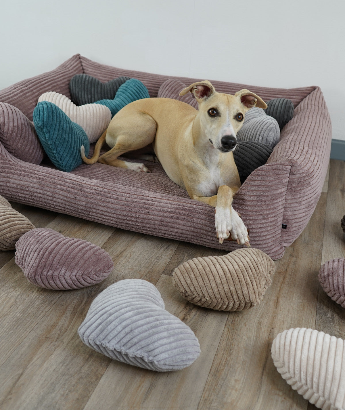 Herz Hundespielzeug aus Cord – weich, robust & perfekt zum Kuscheln