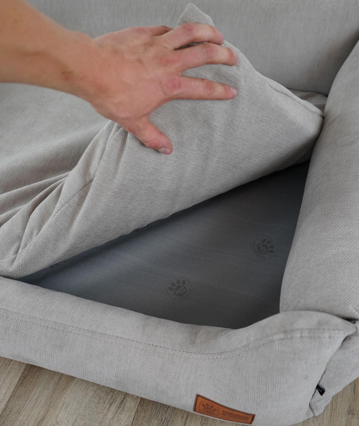 Hundebett Kuschelbett Deluxe Polsterstoff mit Einstieg orthopädisch