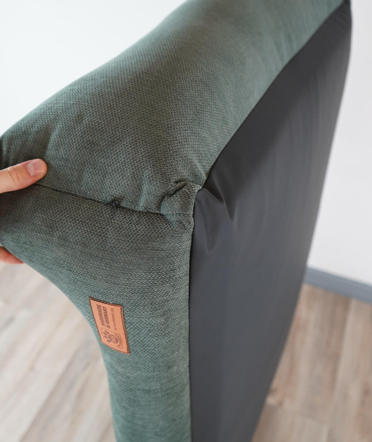 Hundebett Kuschelbett Deluxe Polsterstoff mit Einstieg orthopädisch