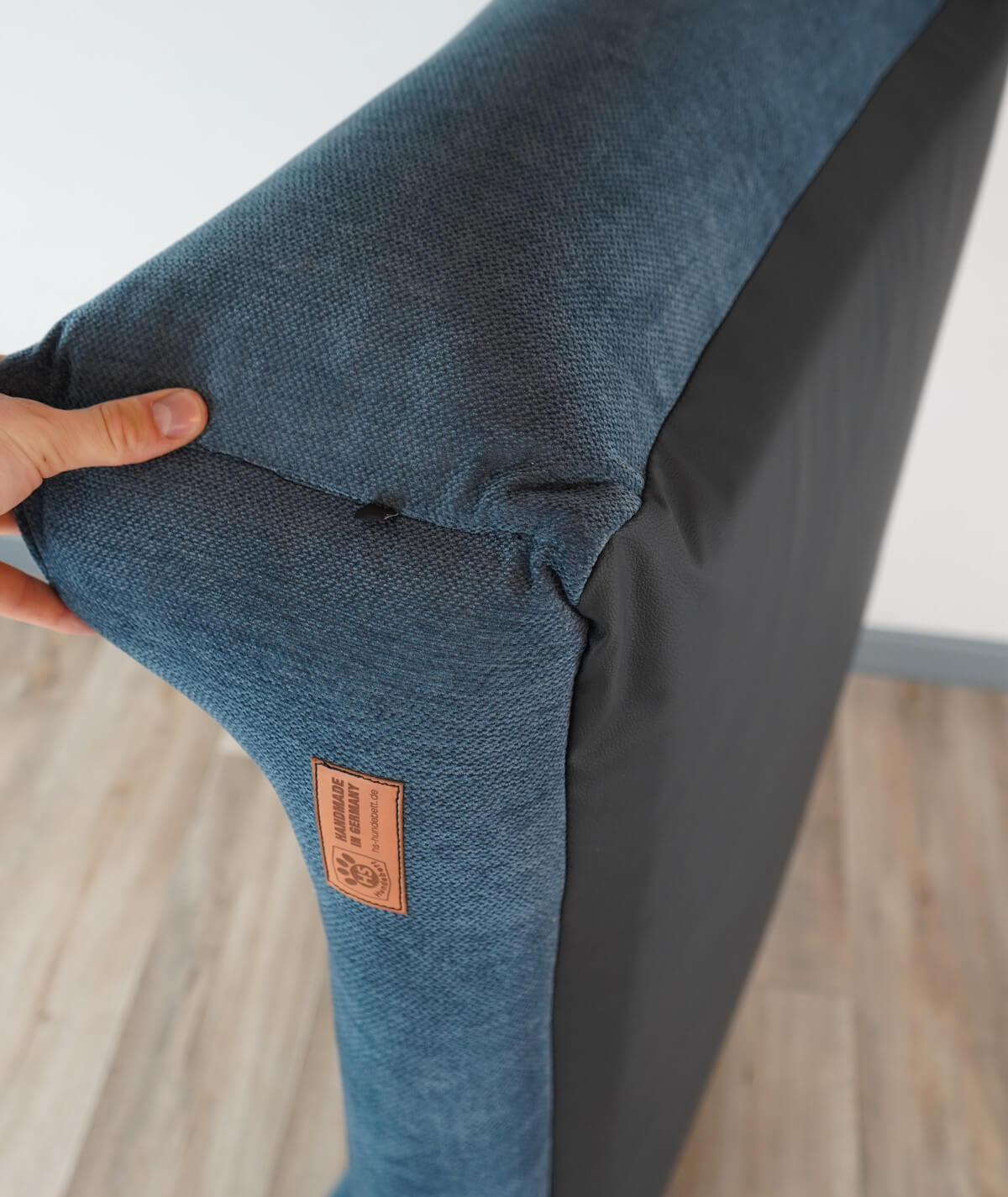 Hundebett Kuschelbett Deluxe Polsterstoff mit Einstieg orthopädisch