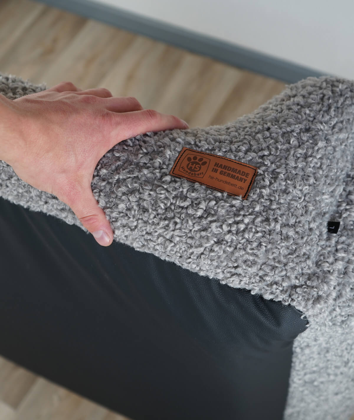 Hundebett Kuschelbett Deluxe Teddy mit Einstieg orthopädisch