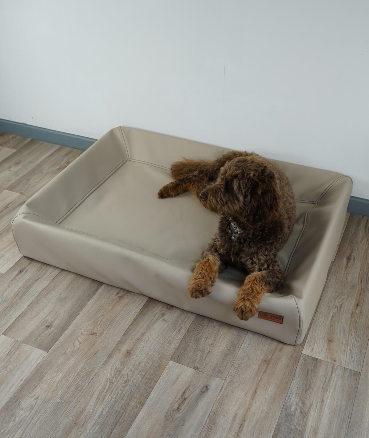Orthopädisches Hundebett Lucy aus Kunstleder – pflegeleicht & robust