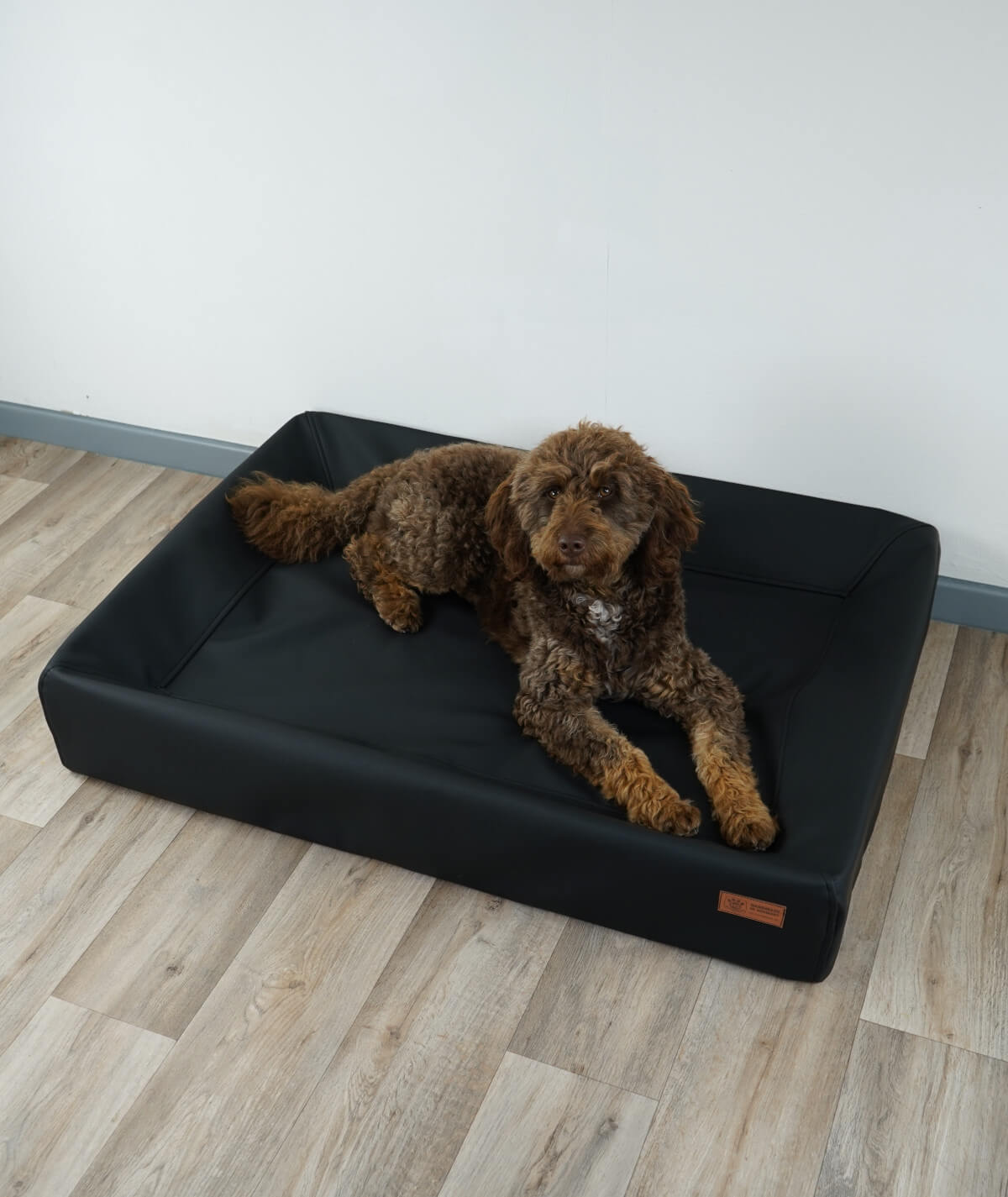 Orthopädisches Hundebett Lucy aus Kunstleder – pflegeleicht & robust