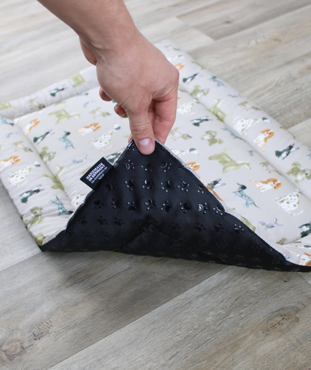 Cotton summer duvet with padding and anti-slip