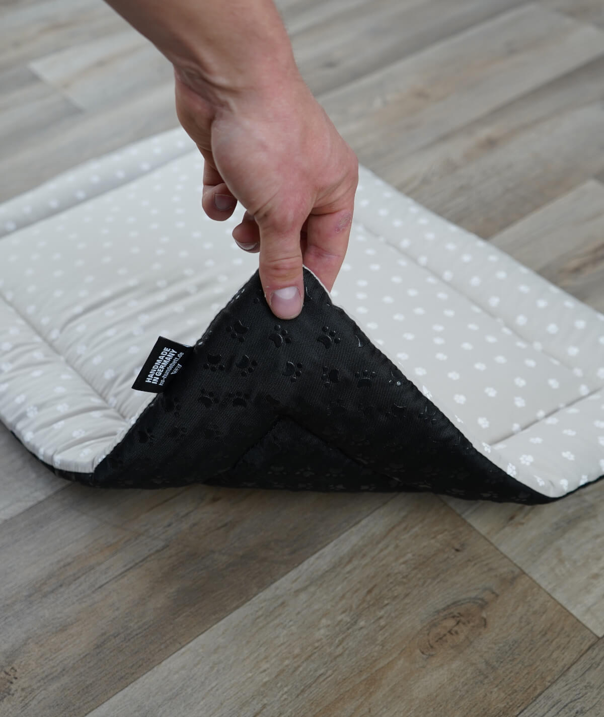 Cotton summer duvet with padding and anti-slip