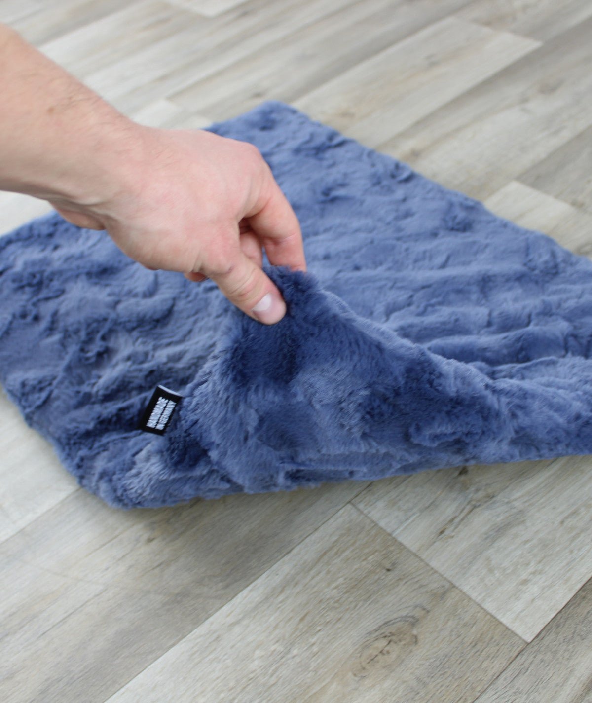 Exclusive dog blanket with plain color filling