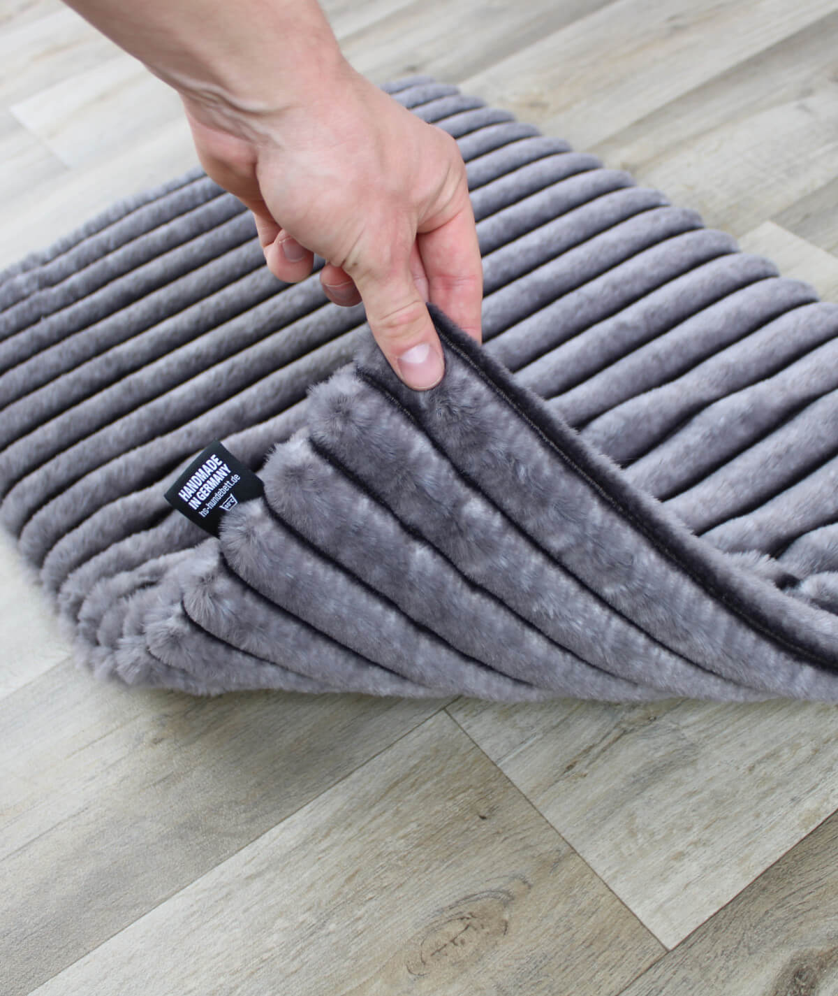 Hundedecke Exklusiv Stripes mit Füllung – weich, stilvoll & waschbar