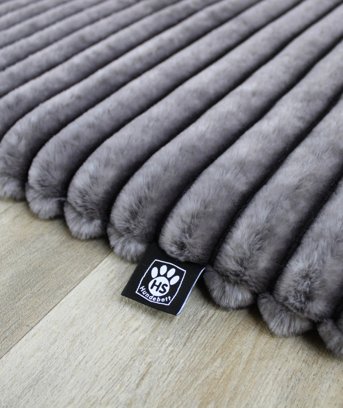 Hundedecke Exklusiv Stripes mit Füllung – weich, stilvoll & waschbar