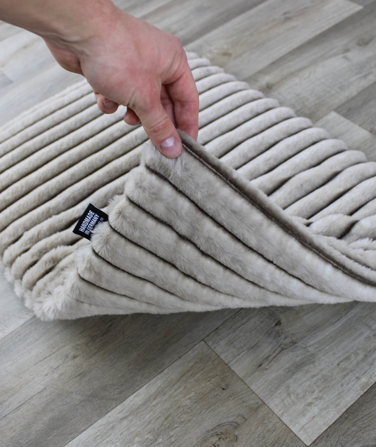 Hundedecke Exklusiv Stripes mit Füllung – weich, stilvoll & waschbar