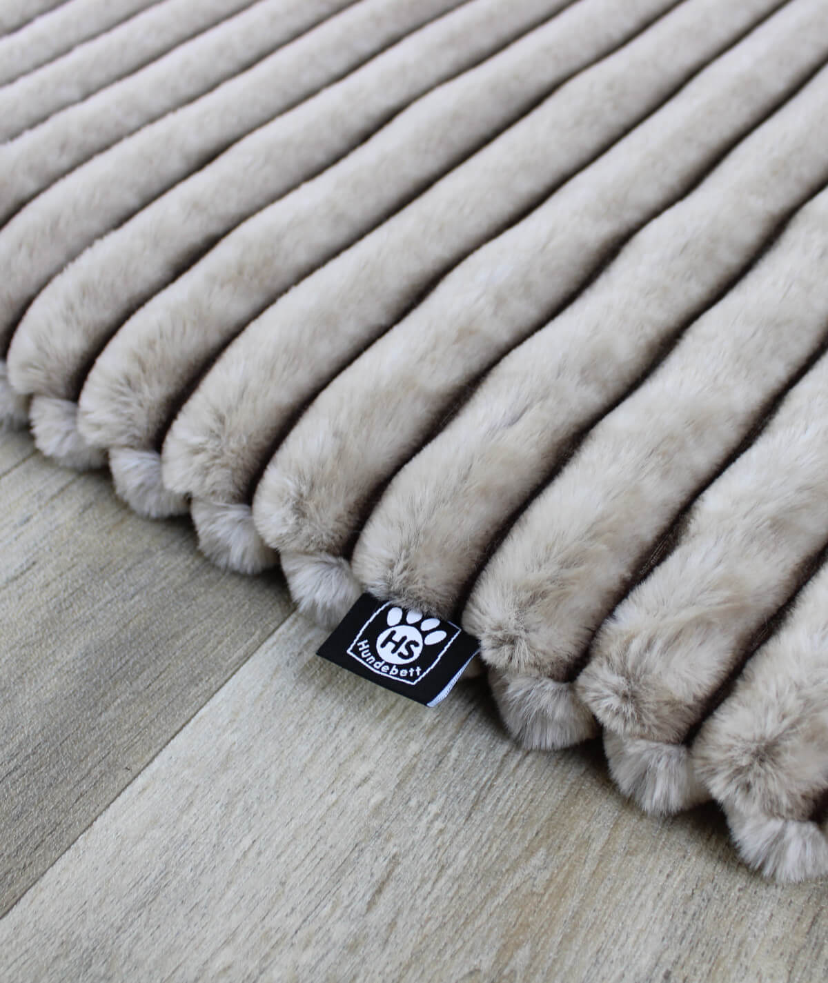 Hundedecke Exklusiv Stripes mit Füllung – weich, stilvoll & waschbar