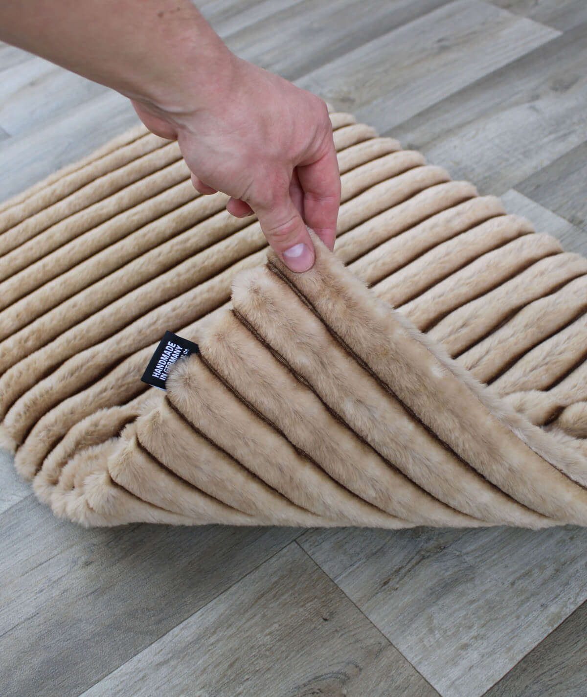 Hundedecke Exklusiv Stripes mit Füllung – weich, stilvoll & waschbar