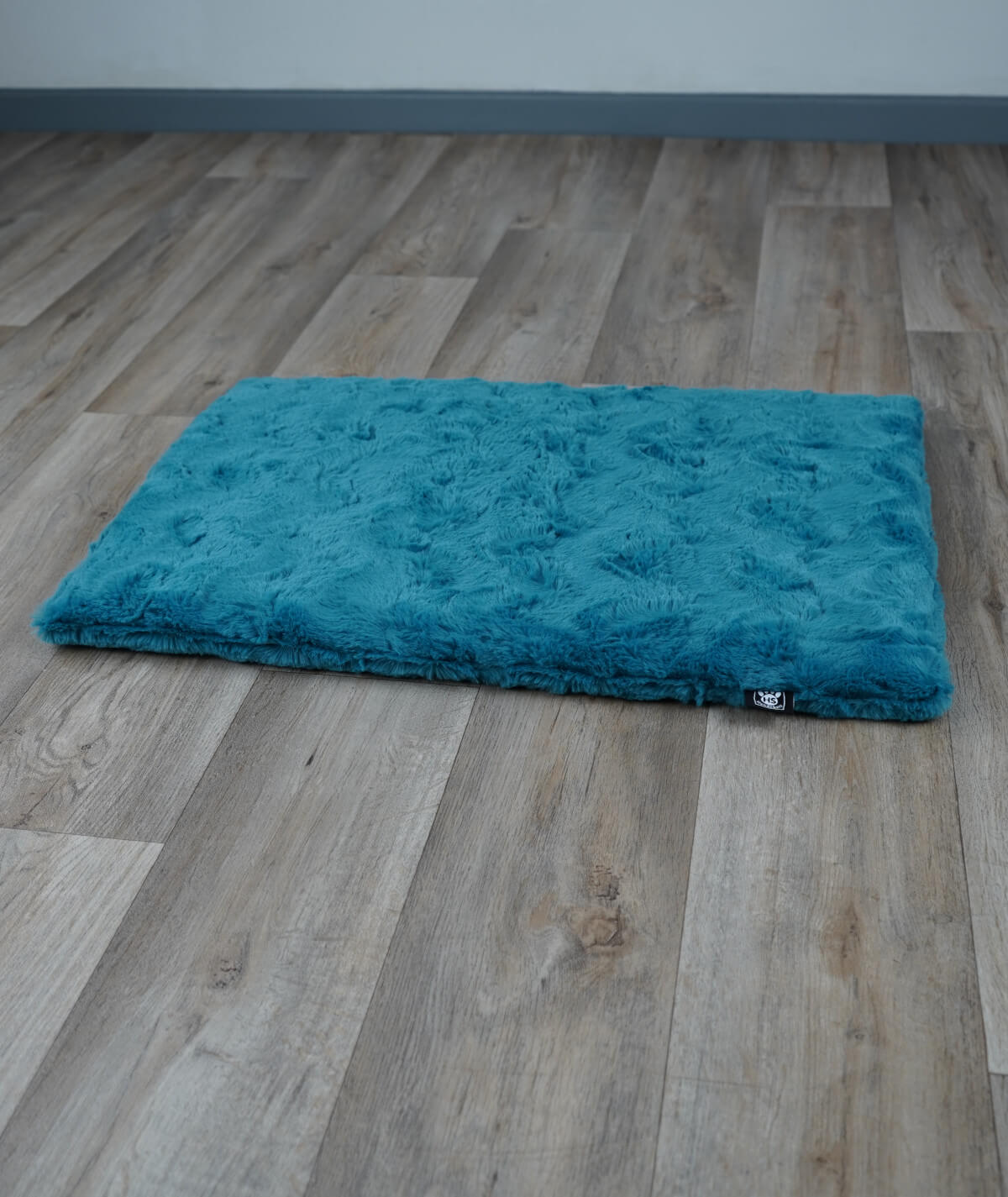Exclusive dog blanket with plain color filling