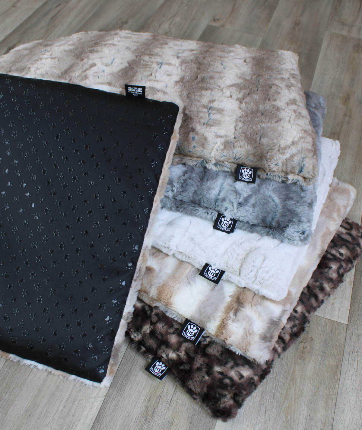 Hundedecke Exklusiv mit Antirutsch und Füllung