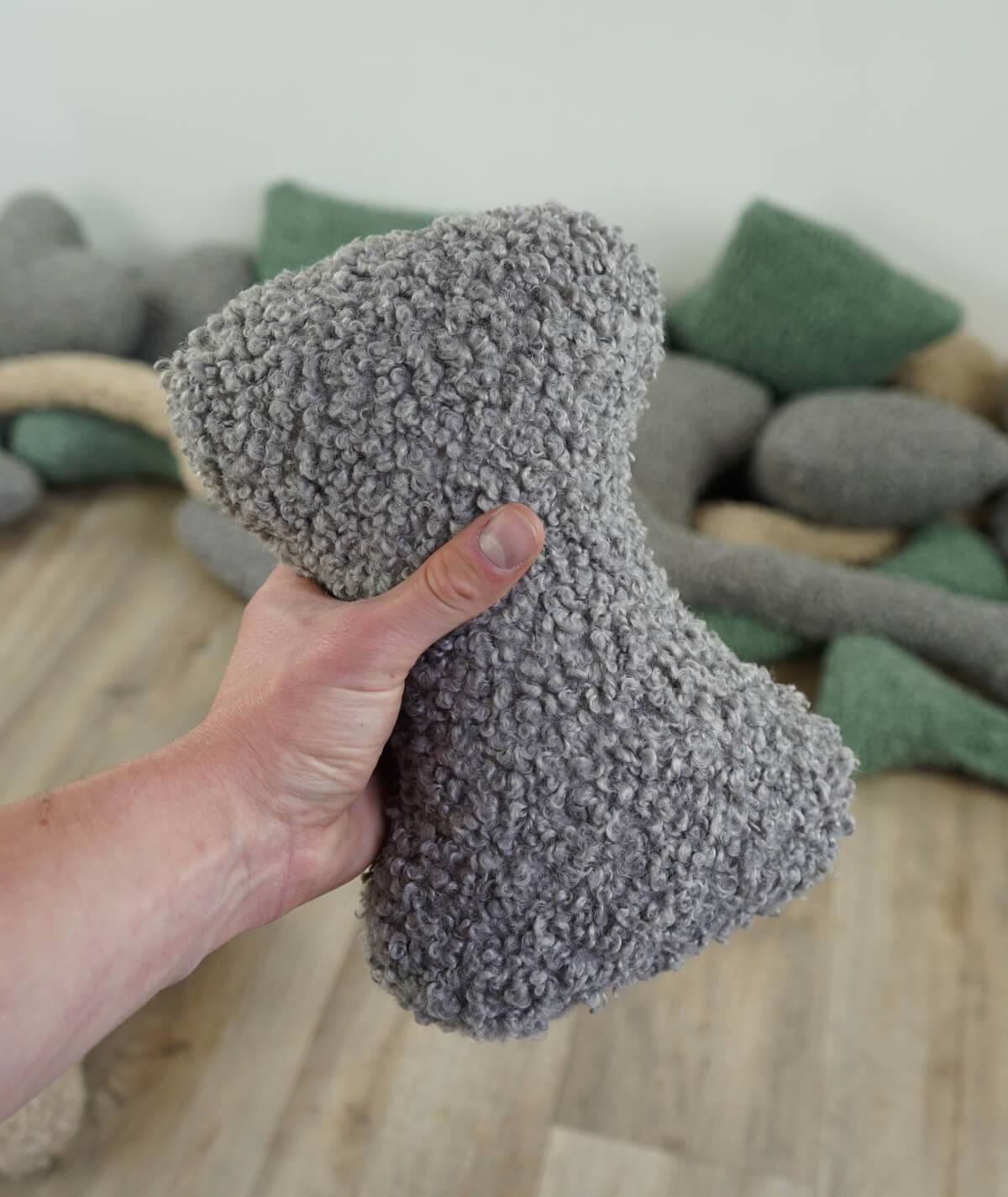 Knochen Hundespielzeug aus Teddy – robust, weich & waschbar