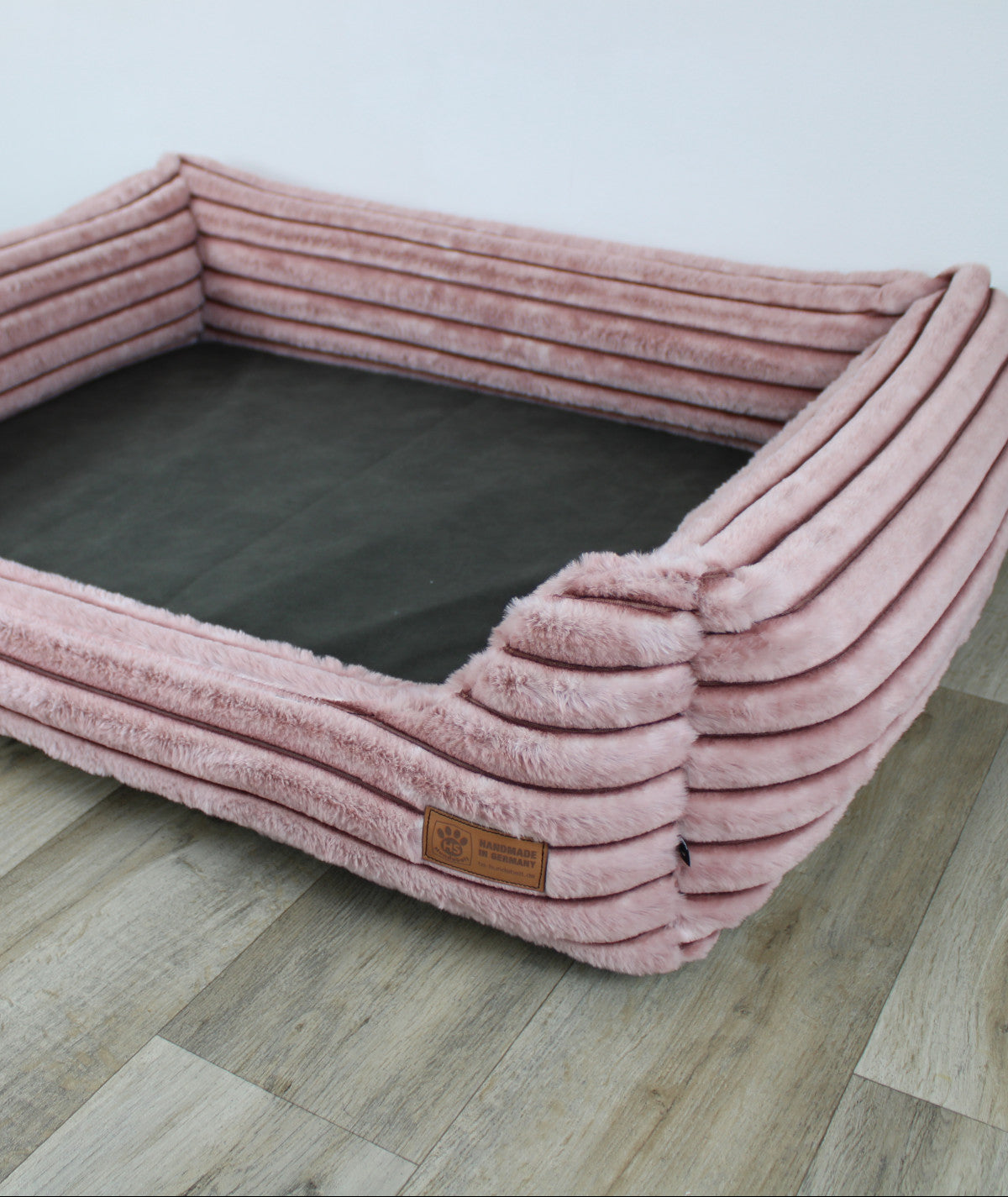 Hundebett Kuschelbett Deluxe Stripes mit Einstieg orthopädisch