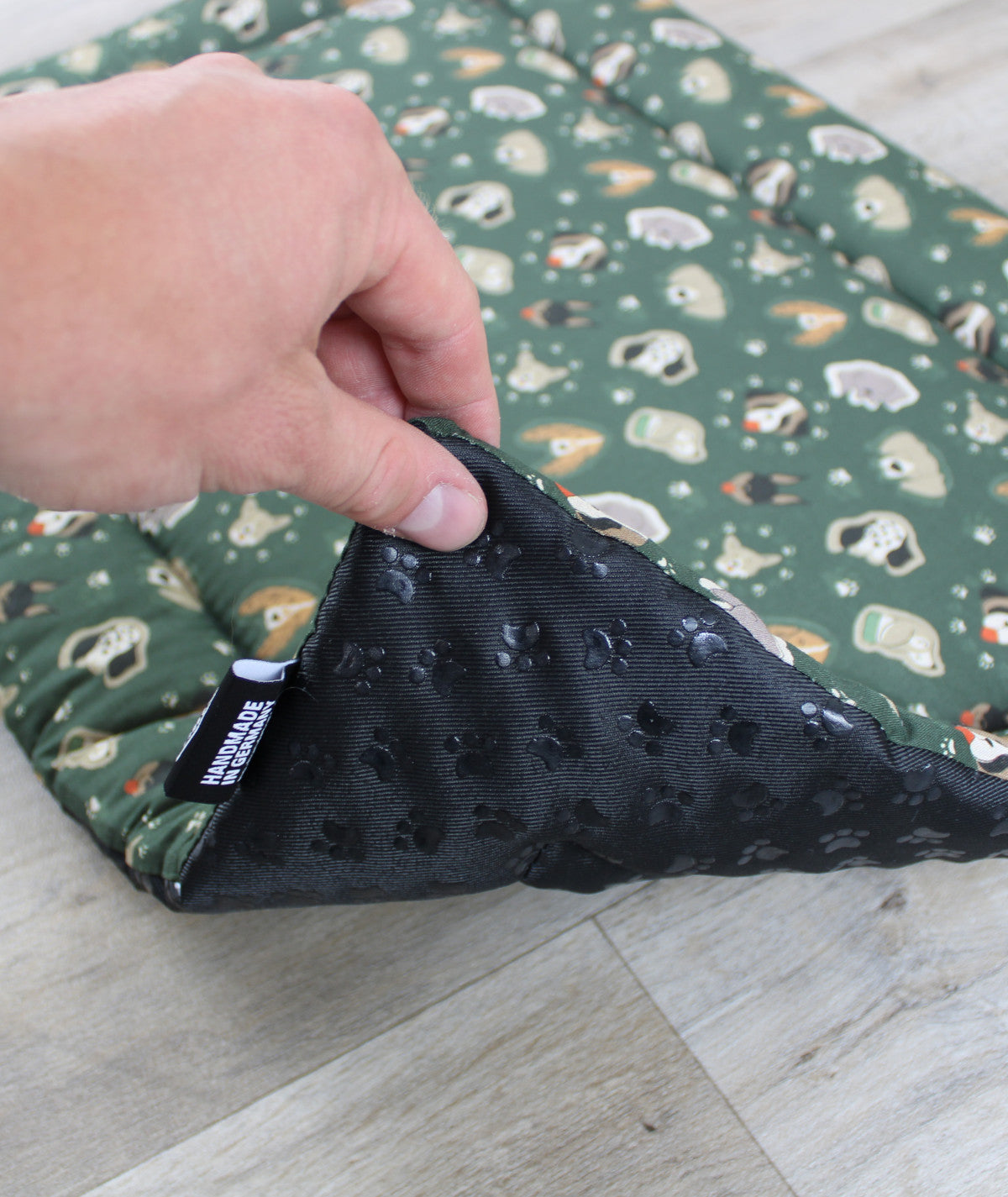 Cotton summer duvet with padding and anti-slip