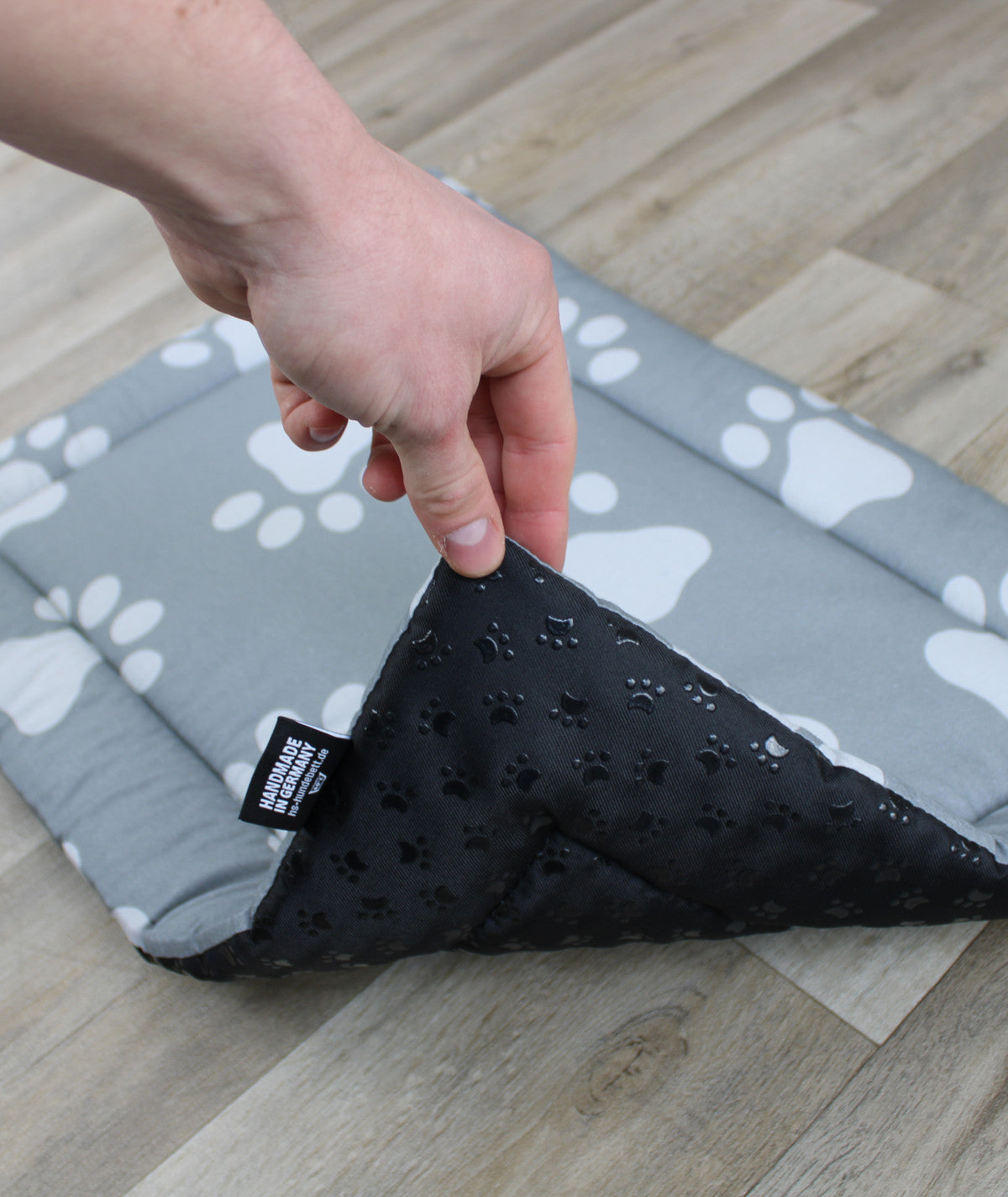 Cotton summer duvet with padding and anti-slip