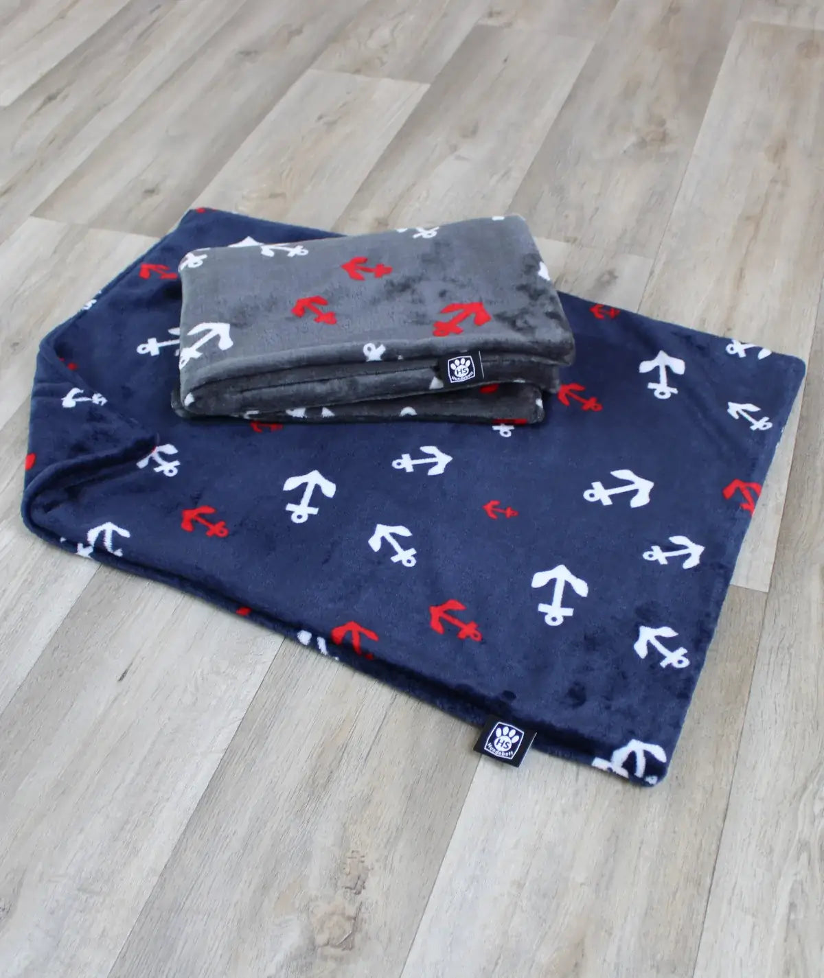 Hundedecke aus Motiv-Fleece ohne Füllung – weich, flexibel & waschbar