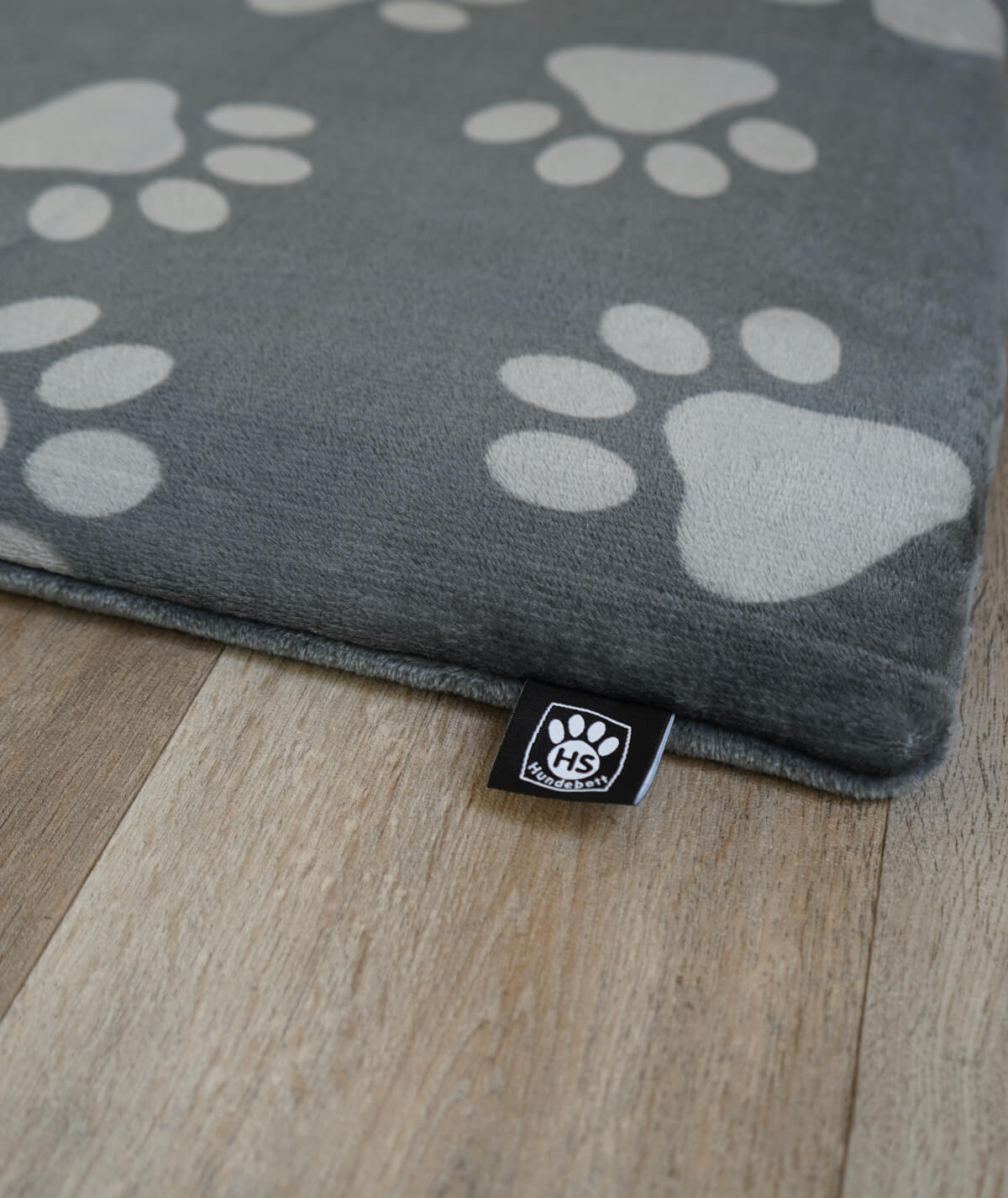 Hundedecke aus Motiv-Fleece mit Füllung – weich, gemütlich & waschbar