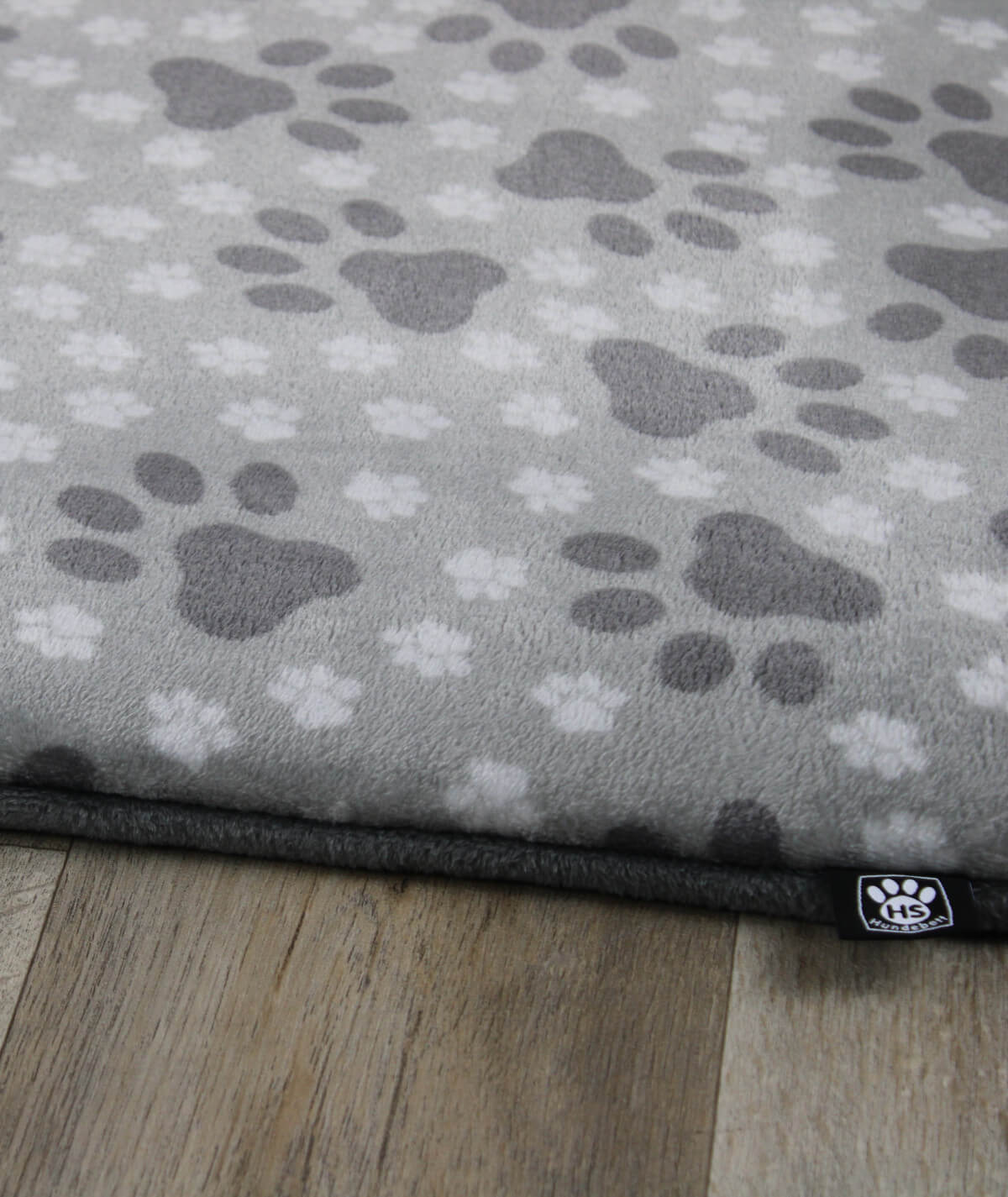 Hundedecke aus Motiv-Fleece mit Füllung – weich, gemütlich & waschbar