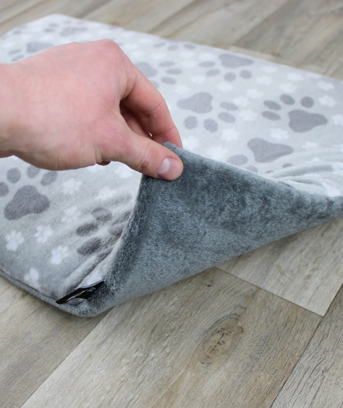 Hundedecke aus Motiv-Fleece mit Füllung – weich, gemütlich & waschbar