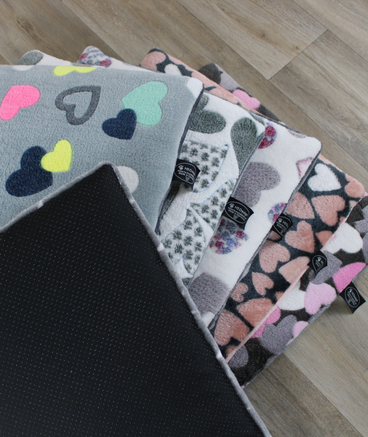 Antirutschdecke mit Herzchen mit Füllung