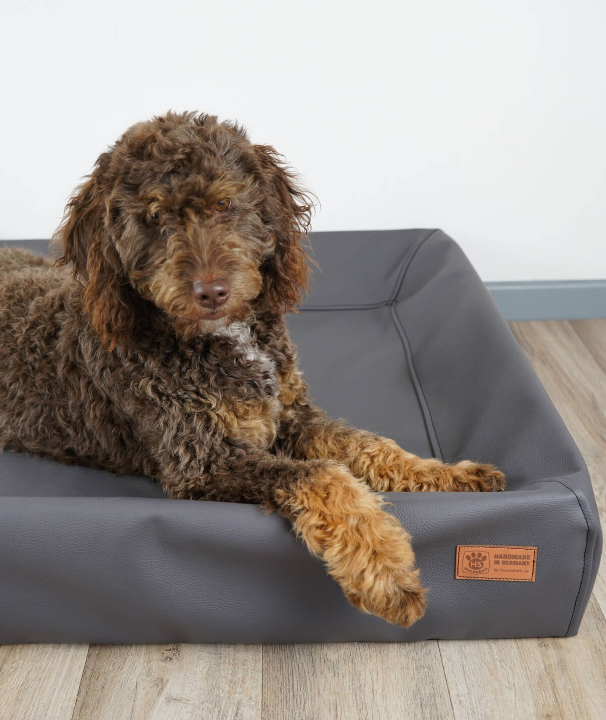 Hundebett Lucy aus Kunstleder orthopädisch