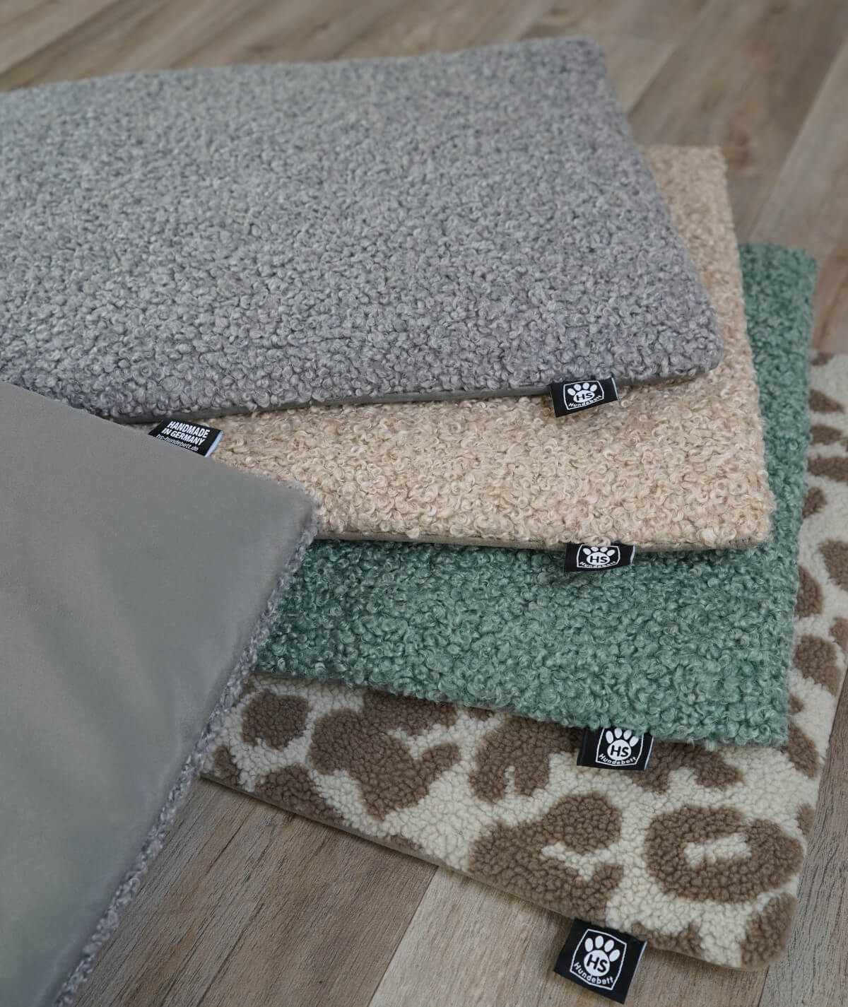 Dog blanket cord with filling