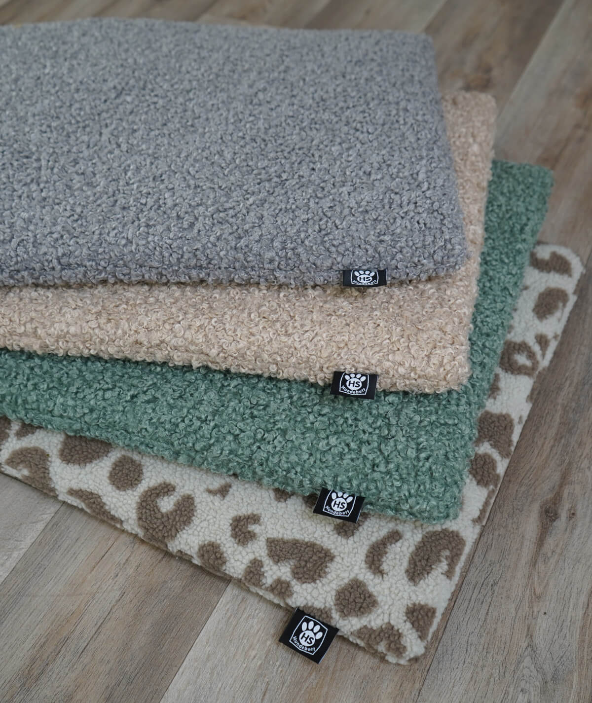 Dog blanket cord with filling