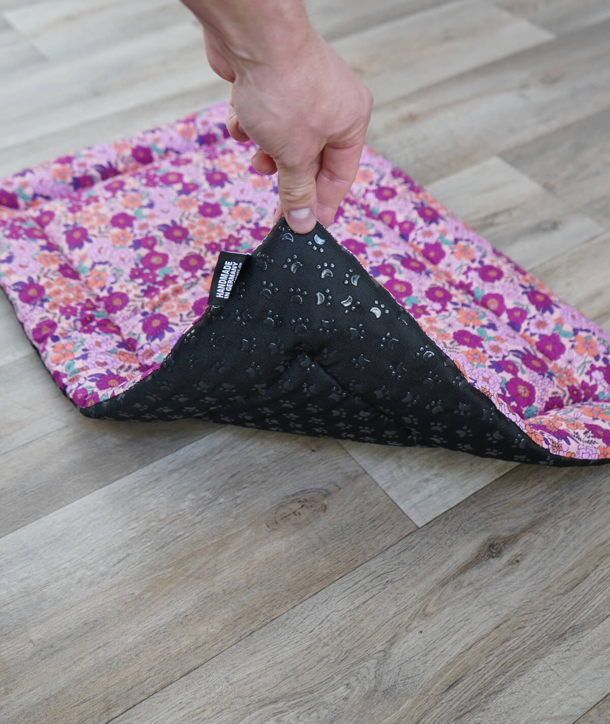 Cotton summer duvet with padding and anti-slip