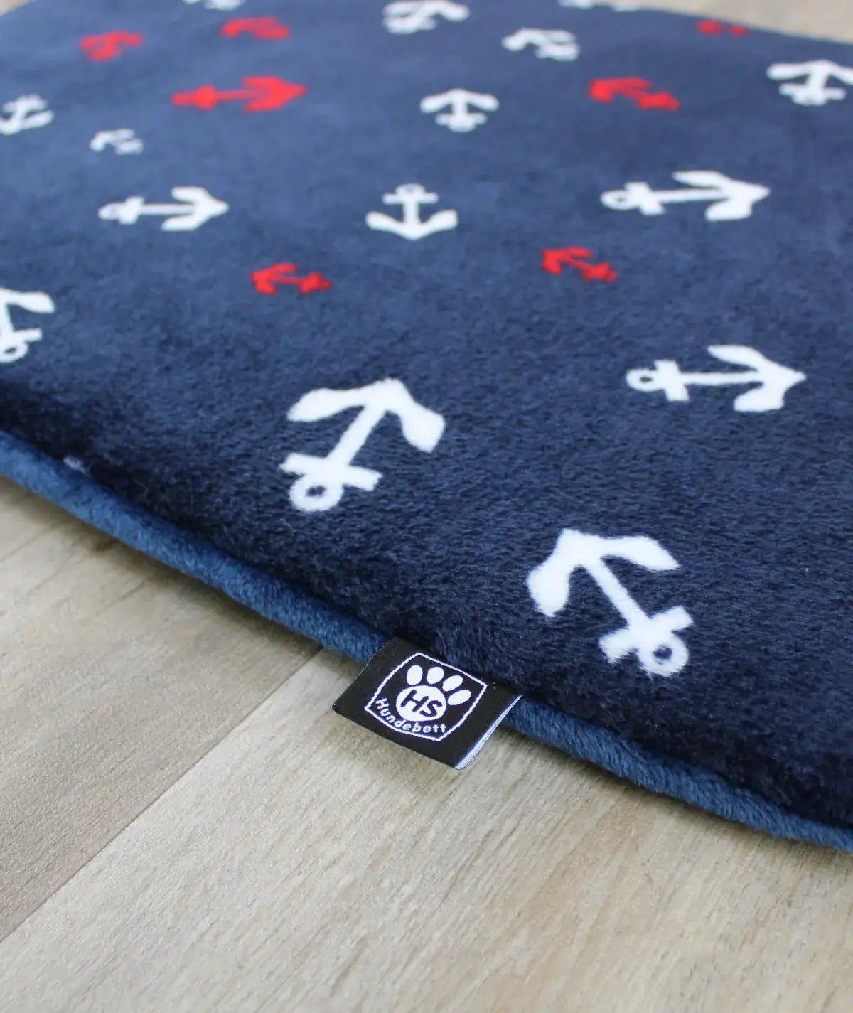 Hundedecke aus Motiv-Fleece mit Füllung – weich, gemütlich & waschbar