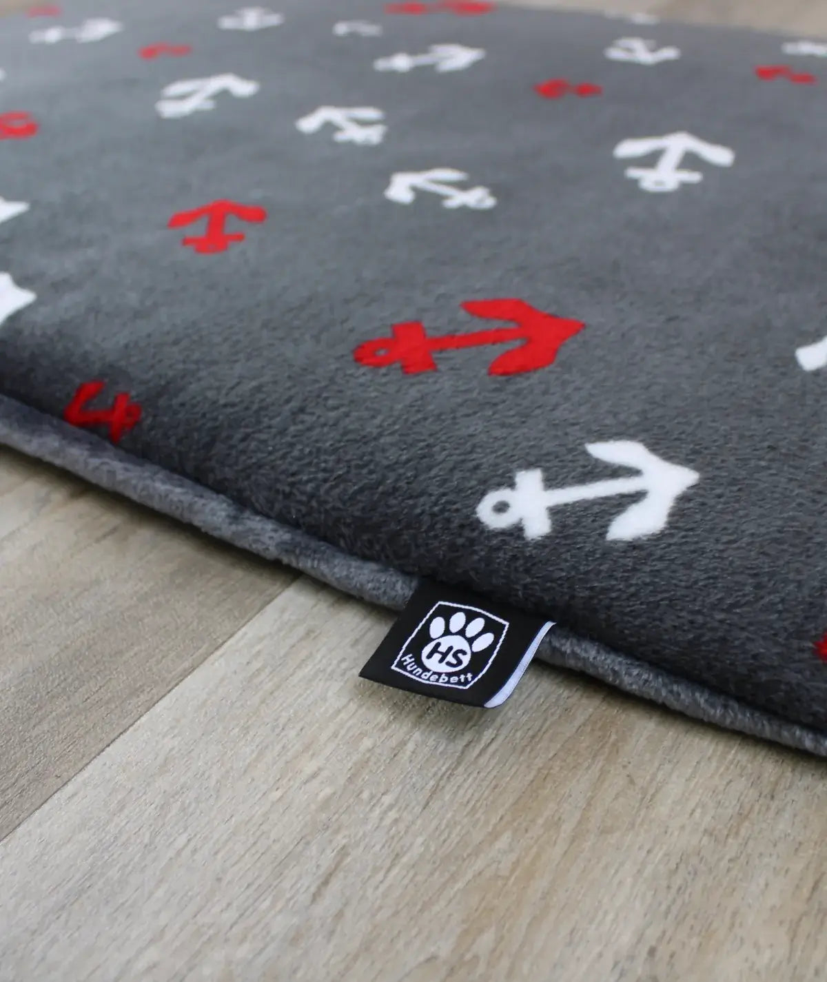 Hundedecke aus Motiv-Fleece mit Füllung – weich, gemütlich & waschbar