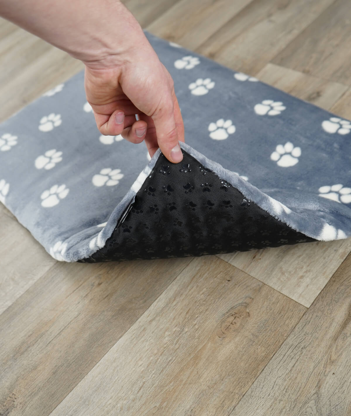 Hundedecke aus Motiv-Fleece mit Anti-Rutsch – weich, rutschfest & waschbar