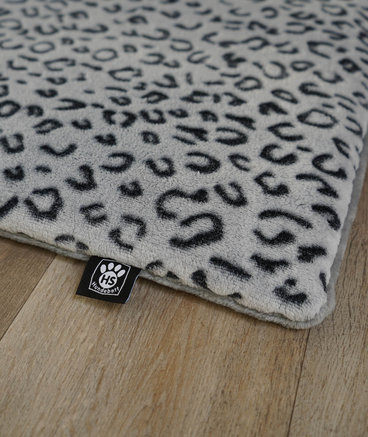 Hundedecke aus Motiv-Fleece mit Füllung – weich, gemütlich & waschbar