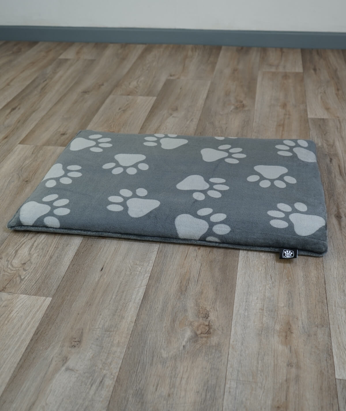 Hundedecke aus Motiv-Fleece mit Anti-Rutsch – weich, rutschfest & waschbar