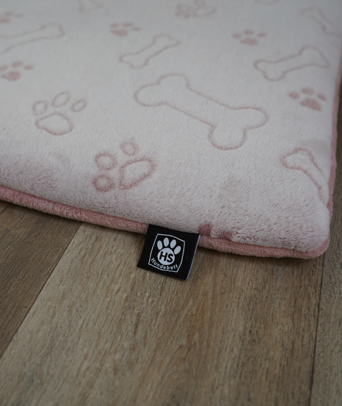 Hundedecke aus Motiv-Fleece mit Füllung – weich, gemütlich & waschbar