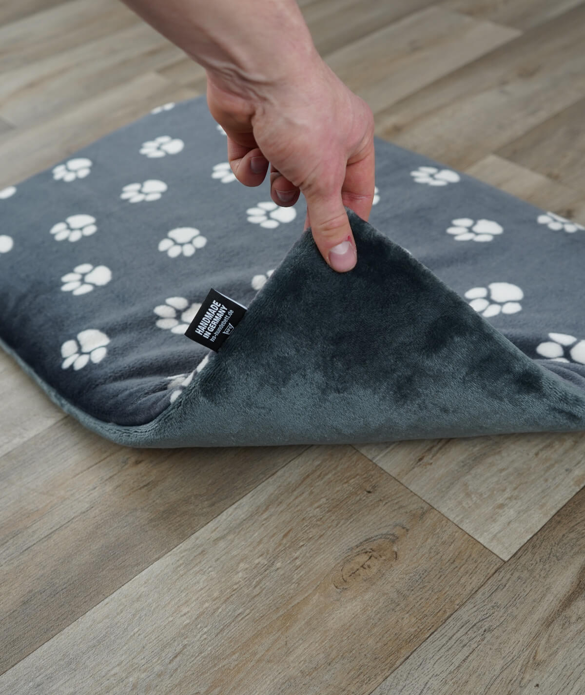 Hundedecke aus Motiv-Fleece mit Füllung – weich, gemütlich & waschbar