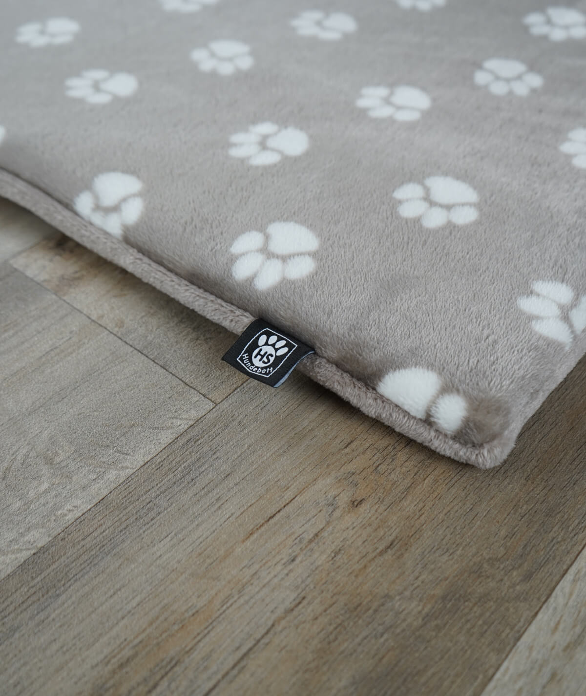 Hundedecke aus Motiv-Fleece mit Füllung – weich, gemütlich & waschbar
