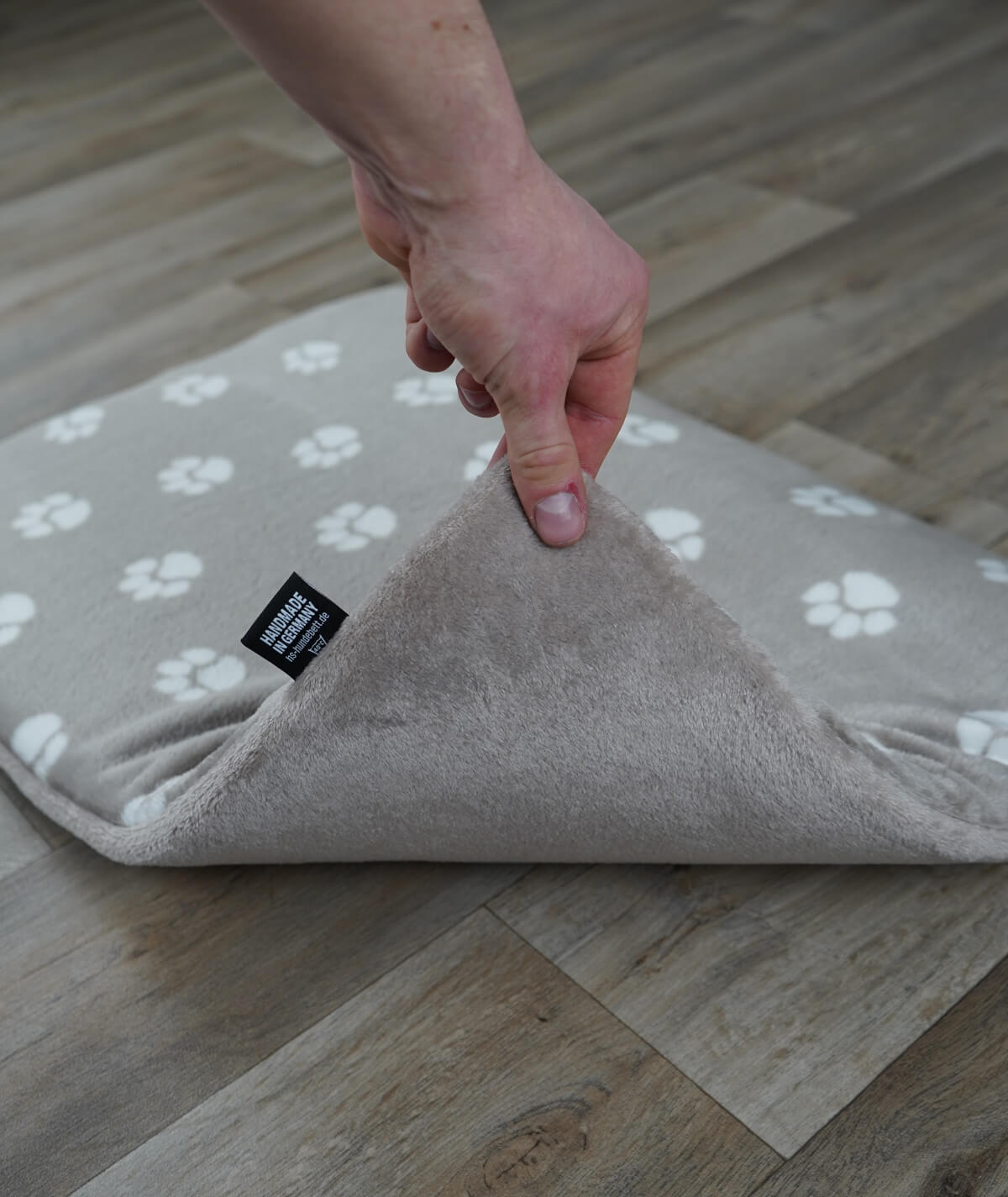 Hundedecke aus Motiv-Fleece mit Füllung – weich, gemütlich & waschbar