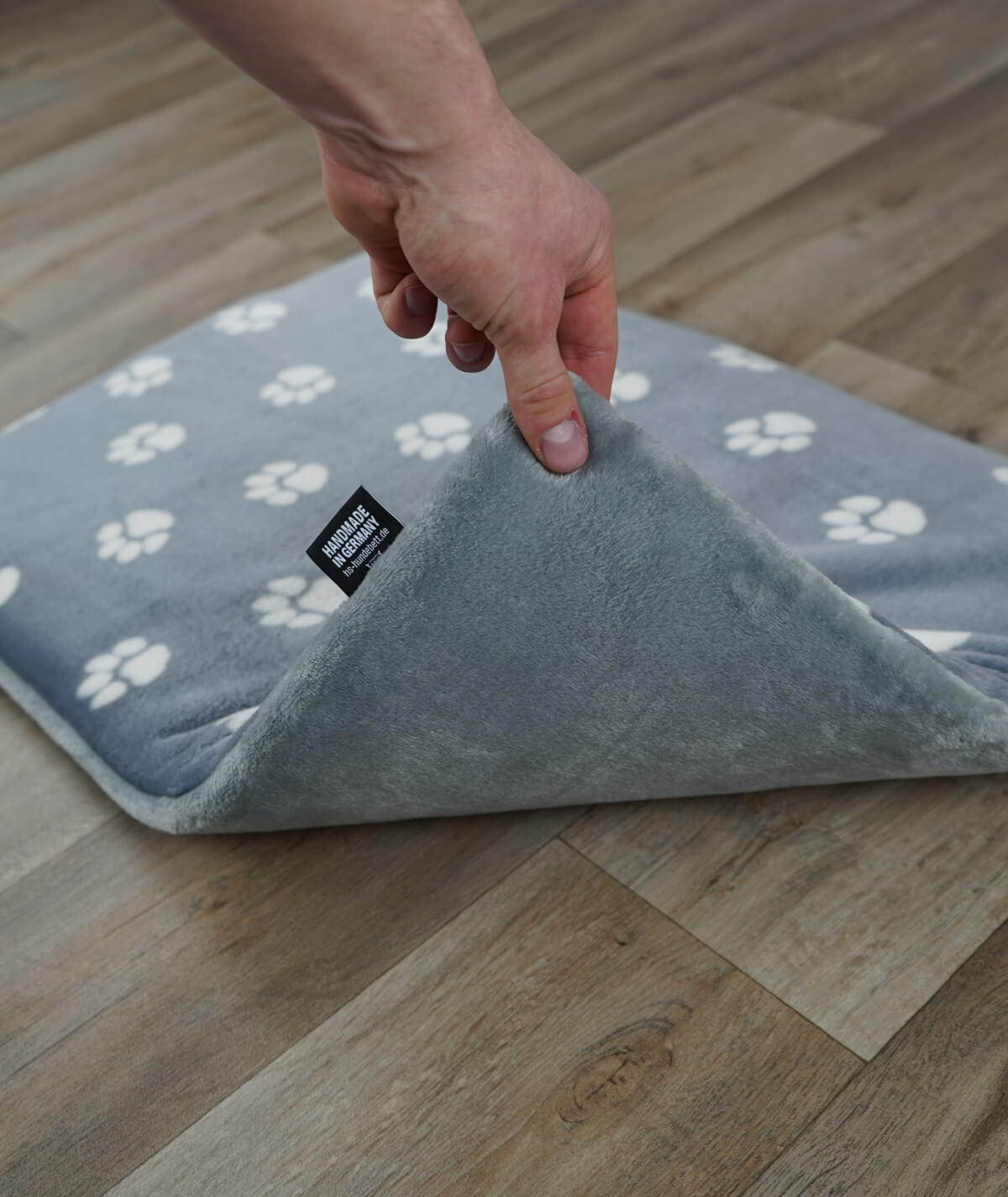 Hundedecke aus Motiv-Fleece mit Füllung – weich, gemütlich & waschbar